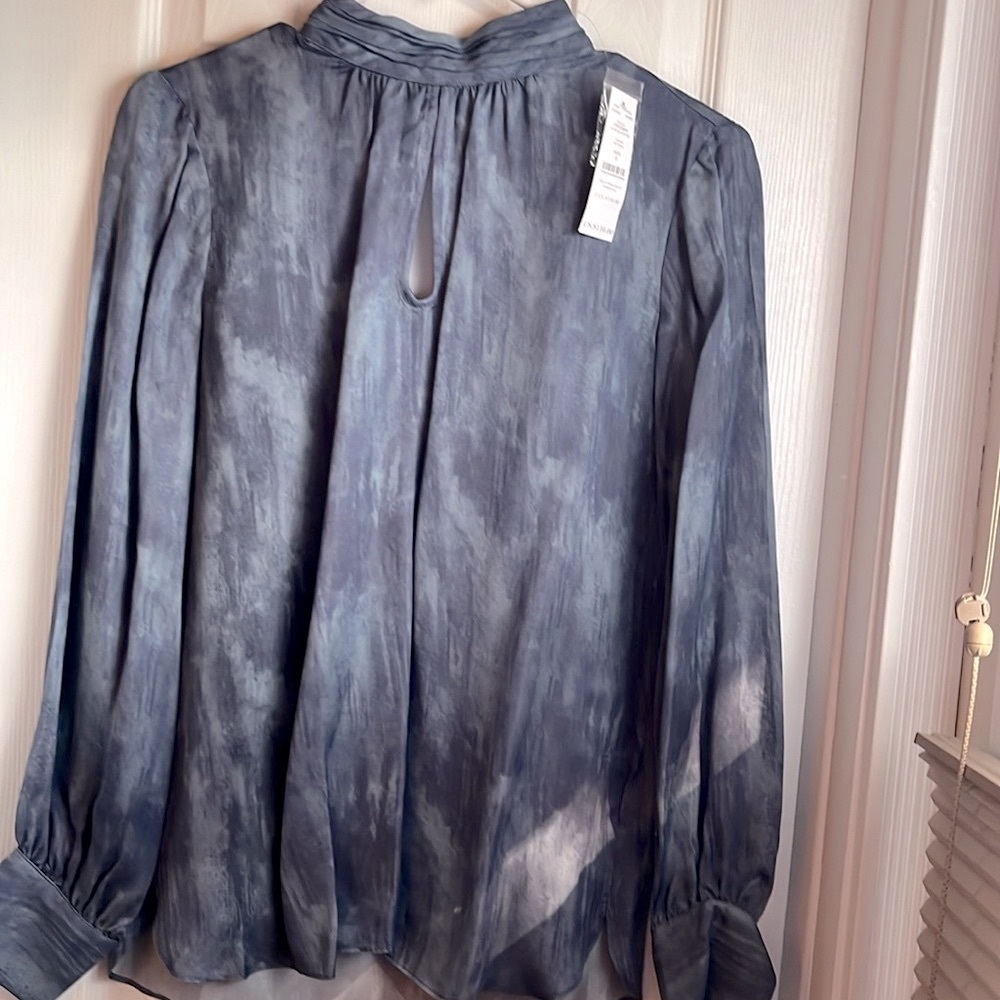 Keyhole blouse - Picture 5 of 8